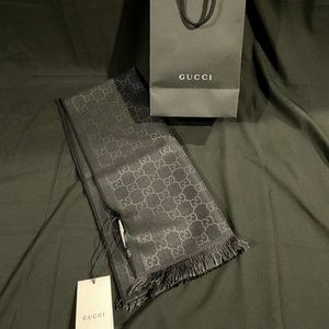 Men’s Gucci GG Soft Knit Wool Scarf – Brand New w/ Tags